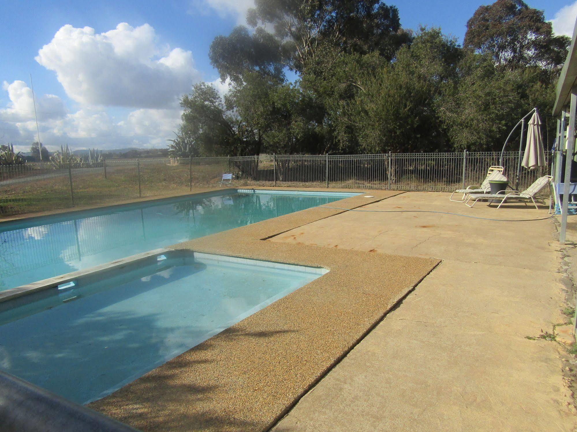 Allonville Gardens Motel Wagga Wagga Zewnętrze zdjęcie